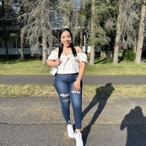 Meet your Posher, Paola